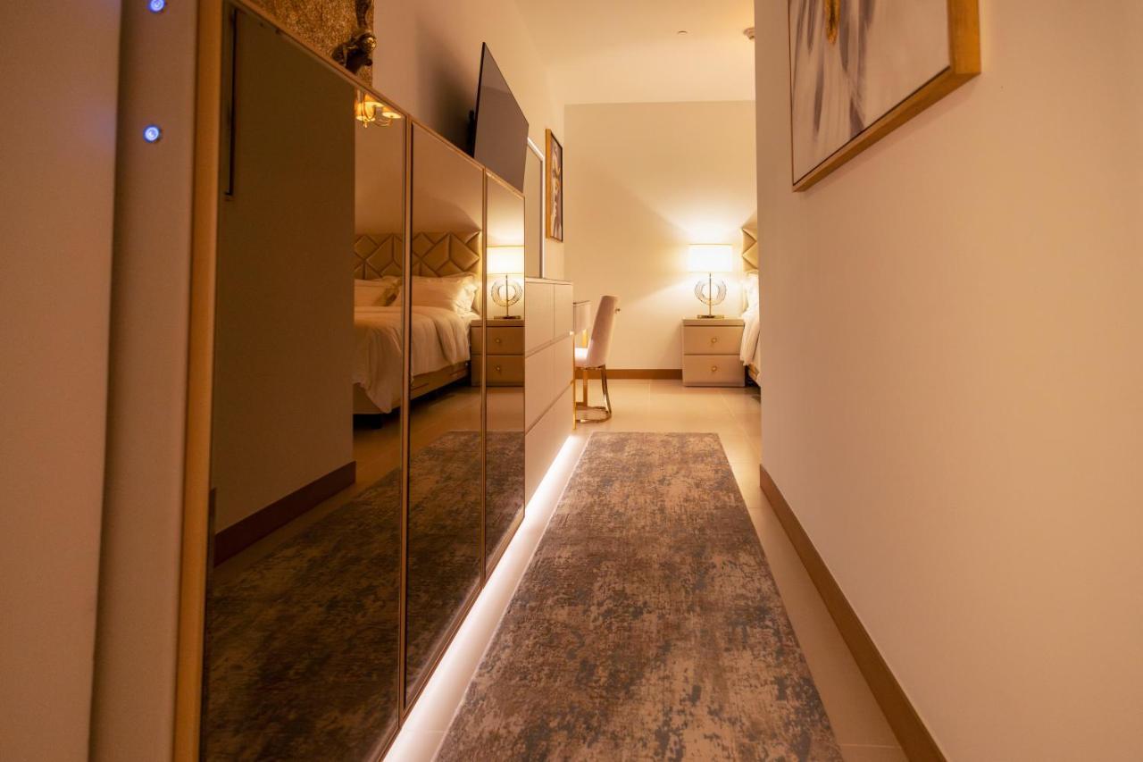 Апартаменти Vida Marina & Yacht Club , And Residences , Luxurious 2br Дубай