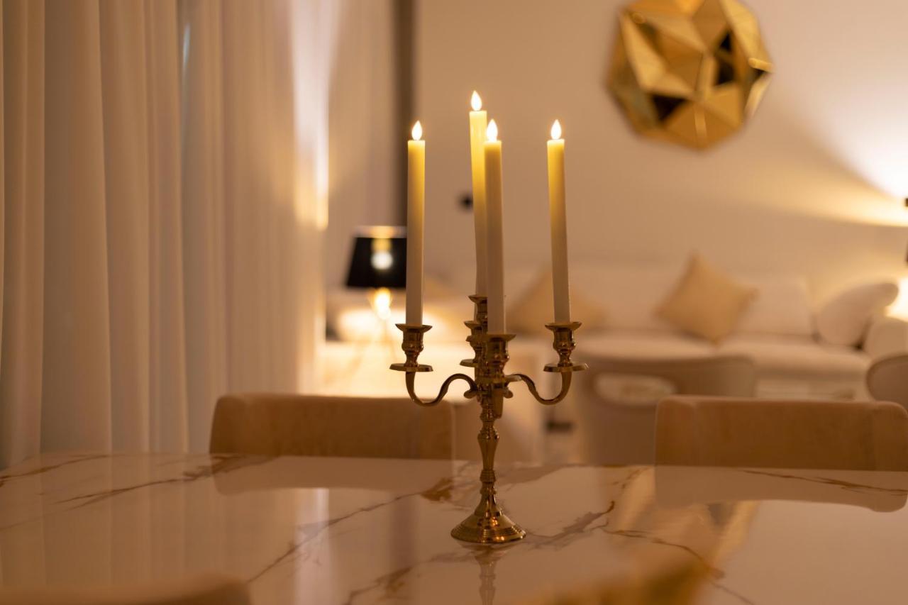 Vida Marina & Yacht Club , And Residences , Luxurious 2br Апартаменти Дубай