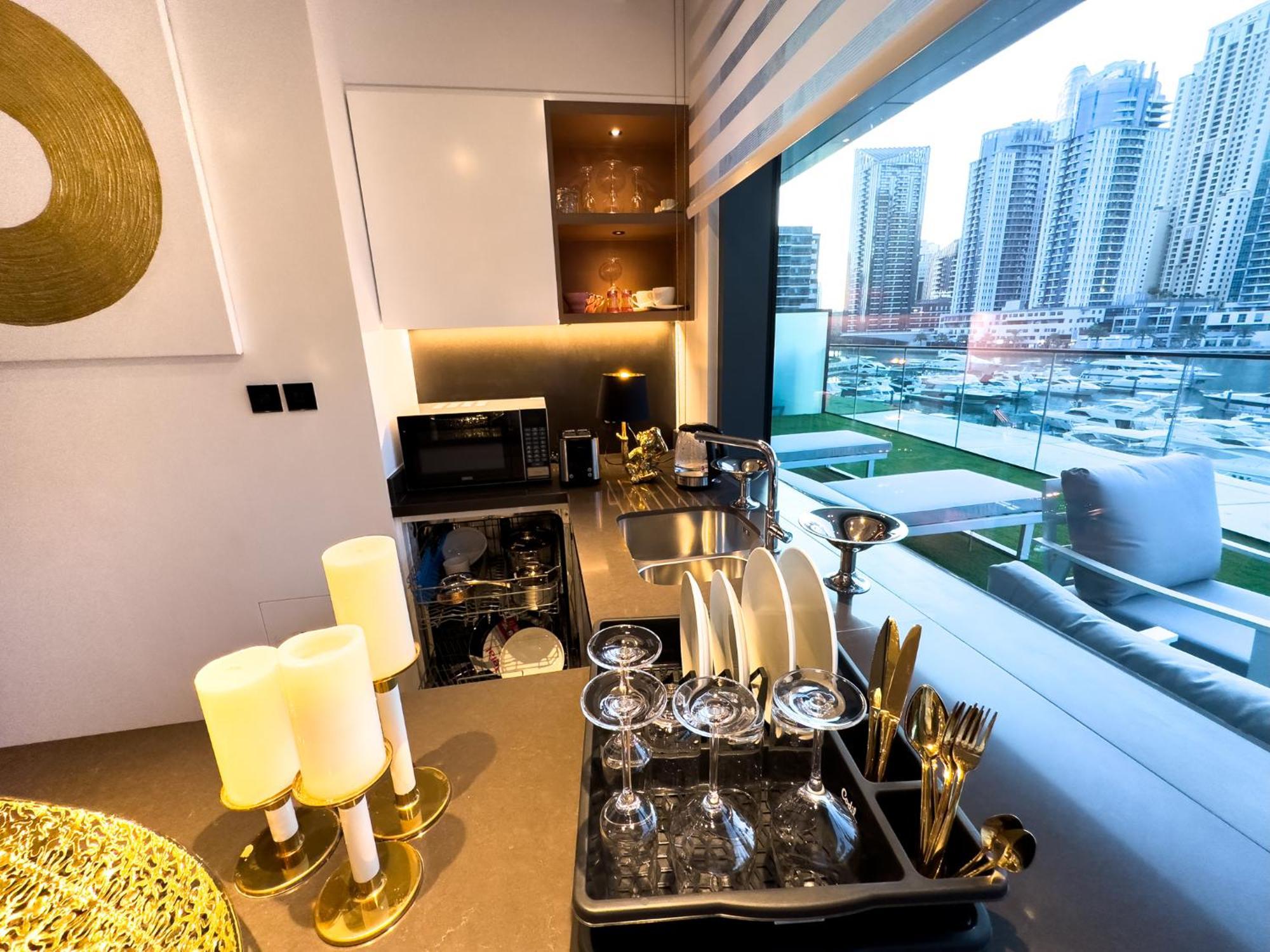 Vida Marina & Yacht Club , And Residences , Luxurious 2br Дубай